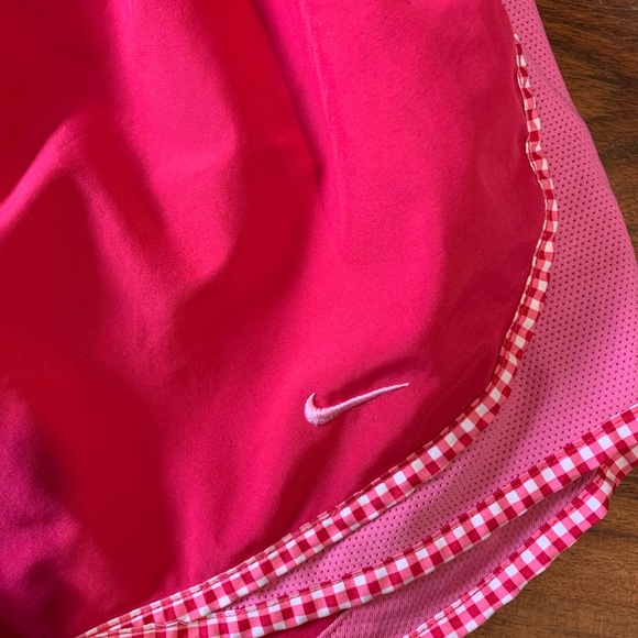 Women’s Nike dry fit shorts - Picture 2 of 6